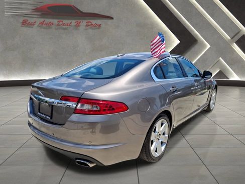 Used 2010 Jaguar XF Luxury RWD image 6