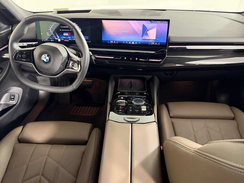 Used 2026 BMW 530i RWD image 11