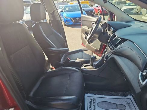 Used 2018 Chevrolet Trax LT w/ Driver Confidence Package image 19