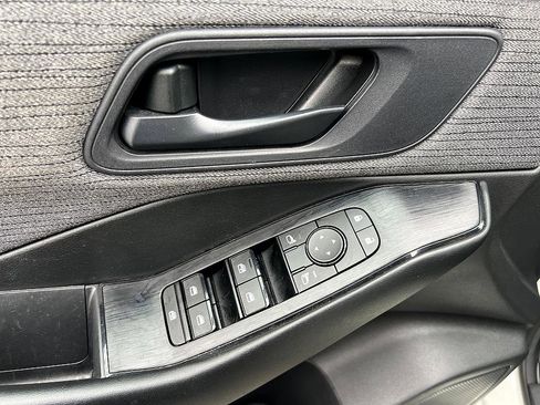 Certified 2023 Nissan Rogue S image 12