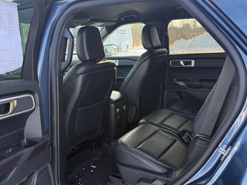 Used 2020 Ford Explorer XLT w/ Equipment Group 202A image 16
