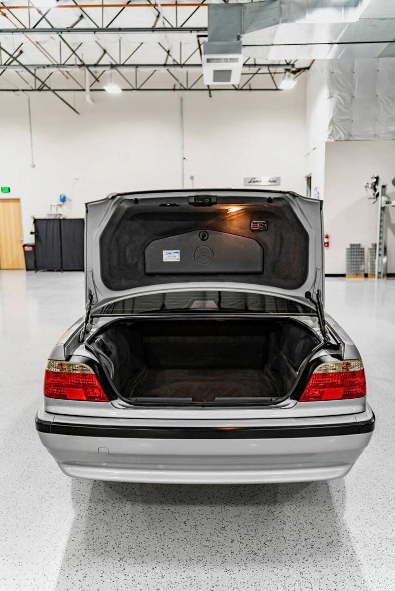 Used 2001 BMW 740iL RWD image 17