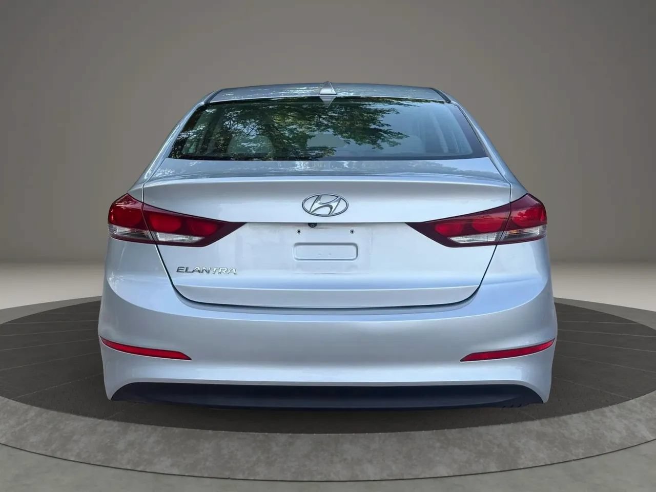 Used 2018 Hyundai Elantra SEL FWD image 5