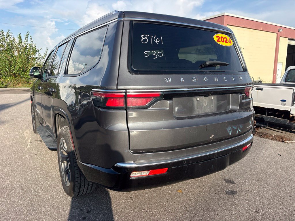 Used 2024 Jeep Wagoneer Series III AWD/4WD image 5