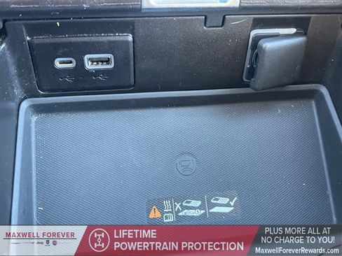 Used 2022 GMC Yukon XL Denali w/ Advanced Technology Package image 6