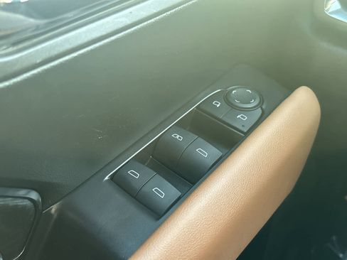 Used 2024 GMC Canyon AT4 w/ Technology Package image 30