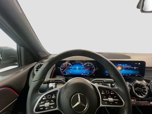 Used 2023 Mercedes-Benz GLB 250 GLB 250 w/ Premium Package image 7