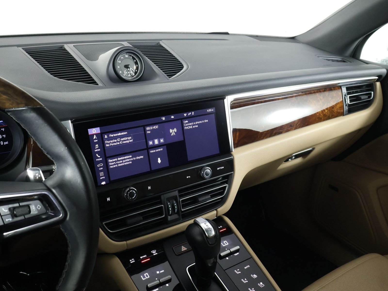Certified 2022 Porsche Macan S AWD/4WD image 13