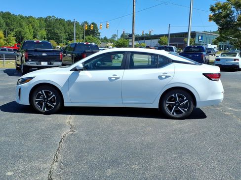 Used 2025 Nissan Sentra SV FWD image 21