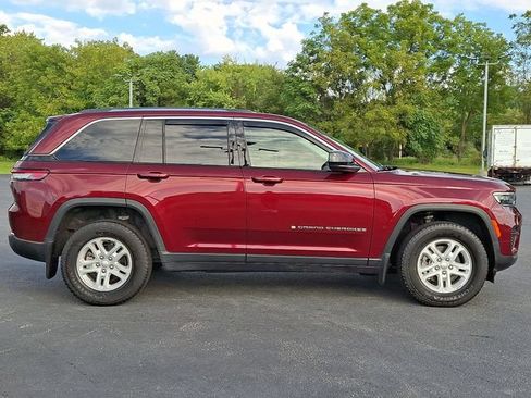 Used 2022 Jeep Grand Cherokee Laredo w/ Luxury Tech Group I AWD/4WD image 10