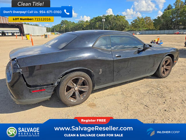 Used 2015 Dodge Challenger SXT RWD image 4