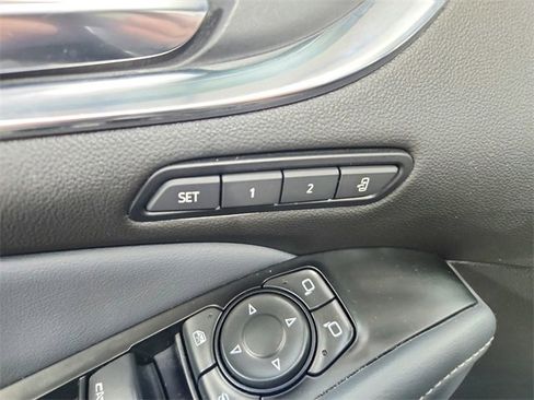 Used 2024 Buick Enclave Premium image 21