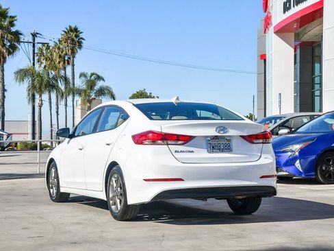 Used 2017 Hyundai Elantra SE image 9