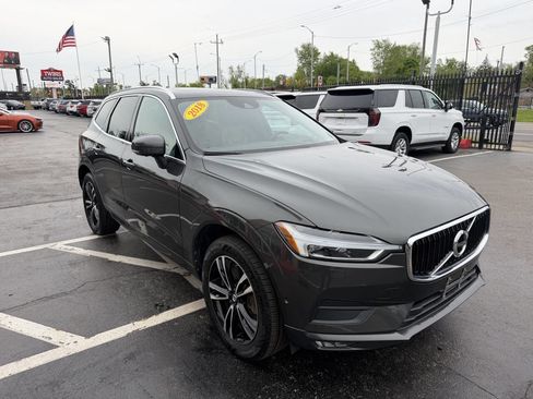 Used 2018 Volvo XC60 T6 Momentum w/ Advanced Package AWD/4WD image 3