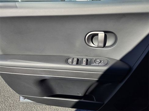 Certified 2025 Hyundai Ioniq 5 SE image 26
