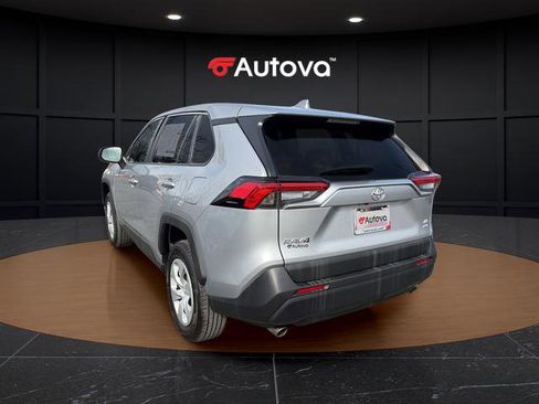 Used 2024 Toyota RAV4 LE AWD/4WD image 3