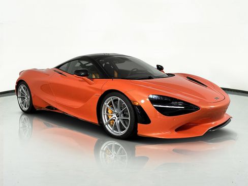 Used 2024 McLaren 750S image 2