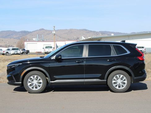 Used 2023 Honda CR-V LX image 2