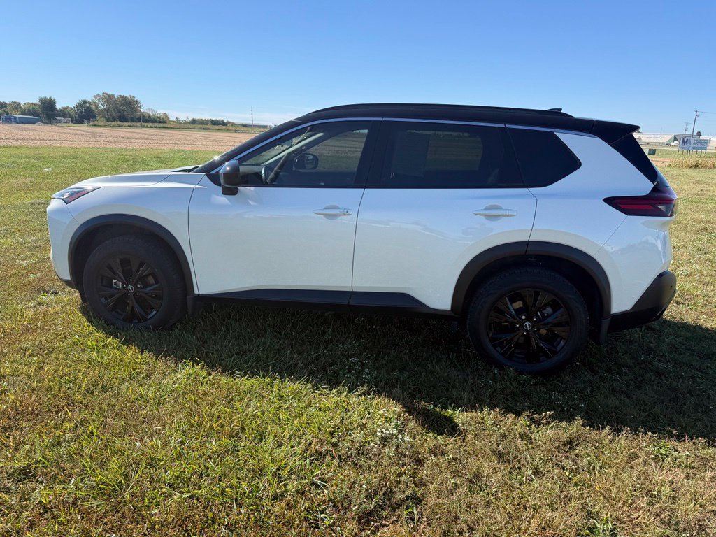 Certified 2023 Nissan Rogue SV w/ SV Premium B Package FWD image 8