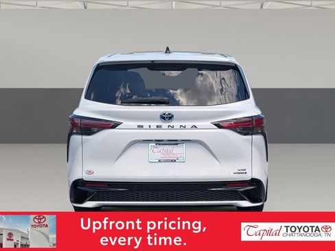 Used 2021 Toyota Sienna XSE FWD image 6