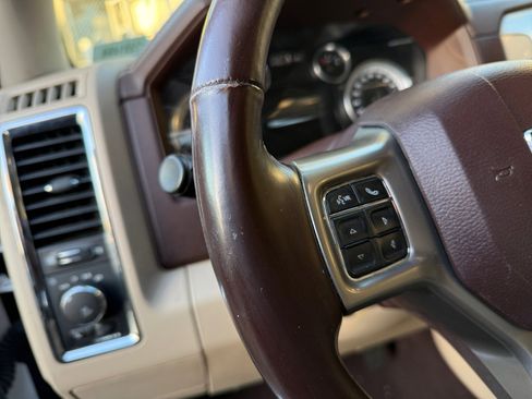 Used 2017 RAM 1500 Laramie image 13