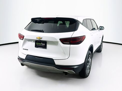 Used 2025 Chevrolet Blazer LT FWD image 9