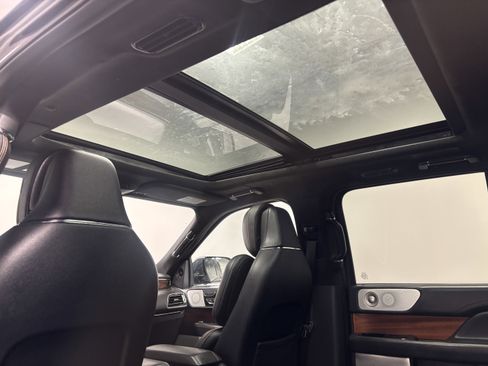 Used 2022 Lincoln Navigator L Black Label image 10