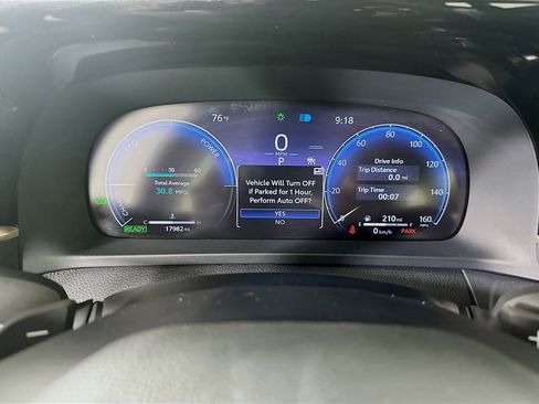 Used 2025 Toyota Crown Signia image 19