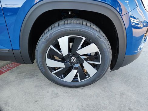 New 2026 Volkswagen Atlas Cross Sport SE image 9