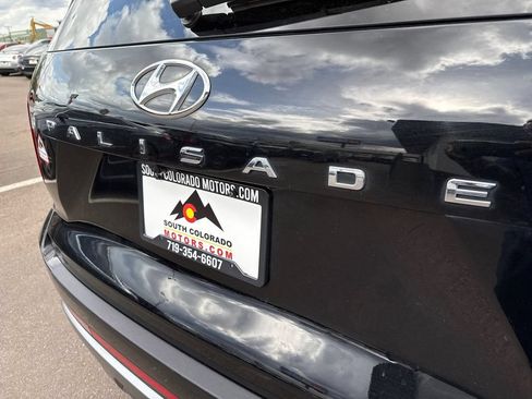 Used 2023 Hyundai Palisade Limited w/ Cargo Package AWD/4WD image 12
