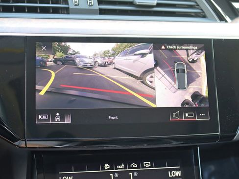 Used 2019 Audi e-tron Premium Plus image 21