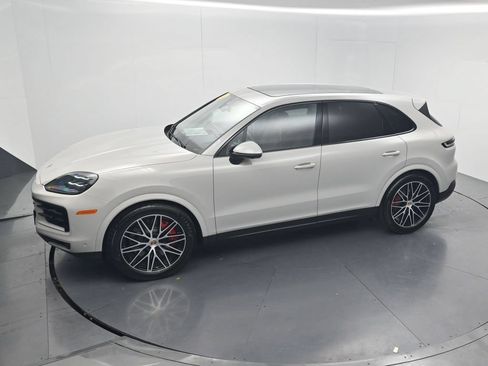 Used 2025 Porsche Cayenne S AWD/4WD image 58
