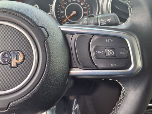 Used 2021 Jeep Wrangler Unlimited Sahara image 16