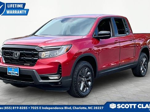 Used 2025 Honda Ridgeline Sport image 3