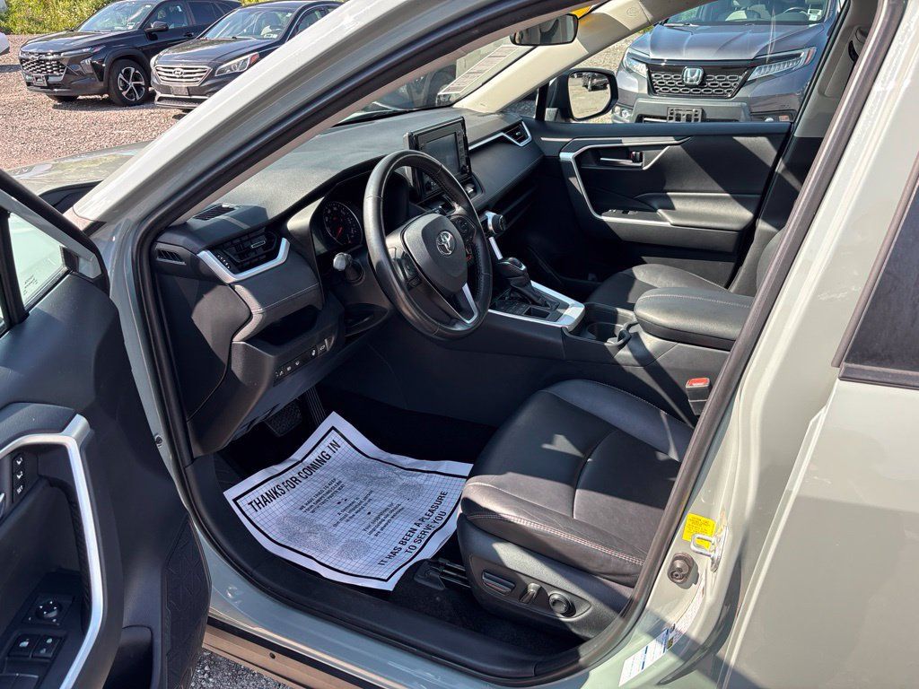 Used 2019 Toyota RAV4 XLE Premium AWD/4WD image 11