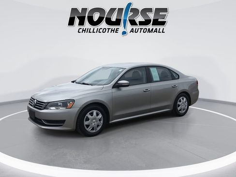 Used 2014 Volkswagen Passat 1.8T S FWD image 4