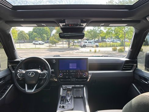 Used 2024 Lexus GX 550 AWD/4WD image 19