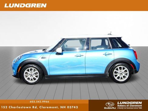 Used 2019 MINI Cooper 4-Door Hardtop image 2