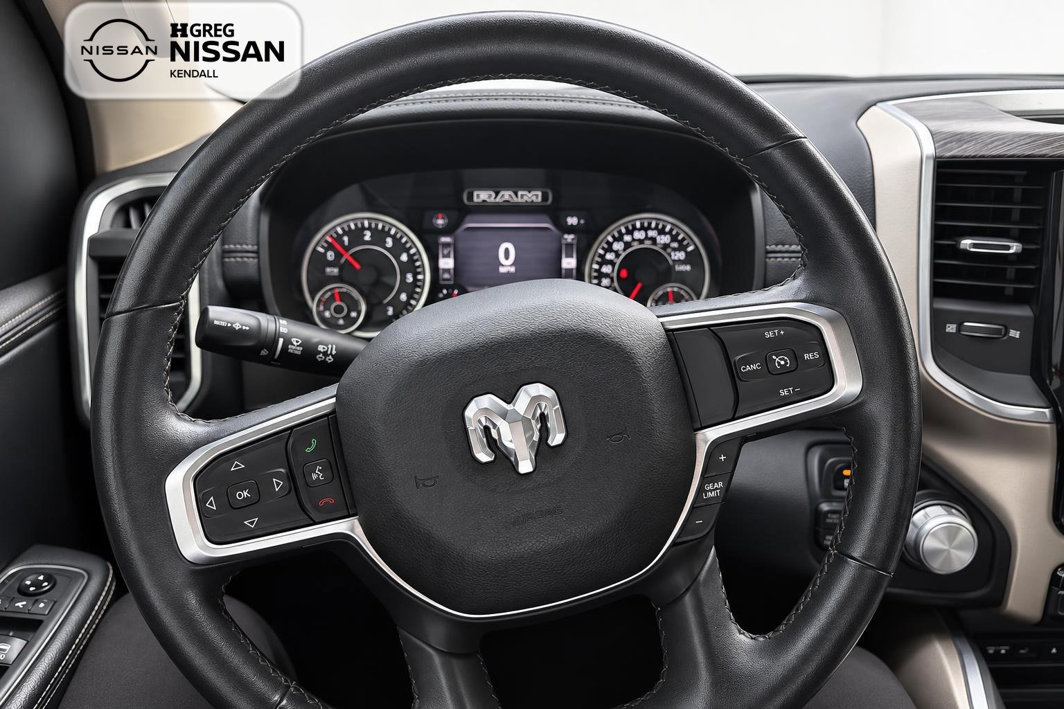 Used 2019 RAM 1500 Laramie AWD/4WD image 7