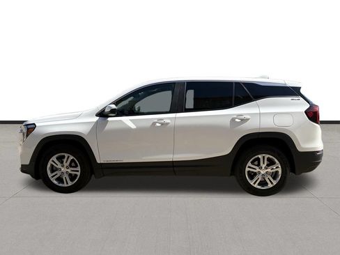 Used 2024 GMC Terrain SLE FWD image 8