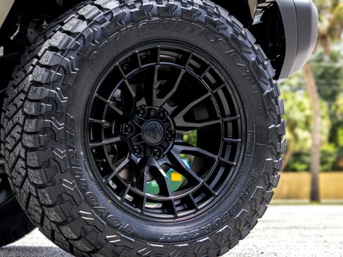 New 2025 Ford Bronco Badlands image 13