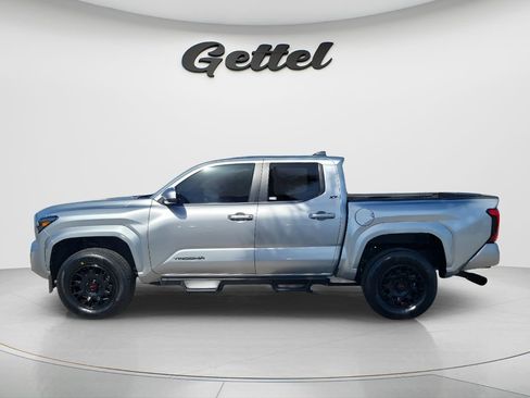 Certified 2024 Toyota Tacoma SR5 AWD/4WD image 8