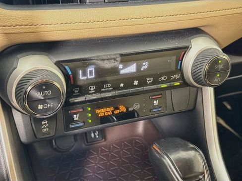 Certified 2019 Toyota RAV4 Limited w/ Cold Weather Package AWD/4WD image 18