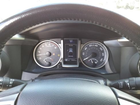 Used 2019 Toyota Tacoma SR5 RWD image 8