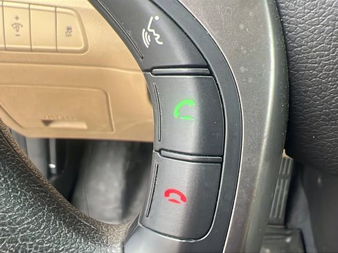 Used 2013 Hyundai Elantra GLS w/ Preferred Pkg image 11