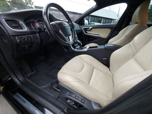 Used 2015 Volvo S60 T5 Premier w/ Climate Package image 7