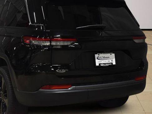 New 2026 Jeep Grand Cherokee Limited w/ Limited Altitude Package AWD/4WD image 34