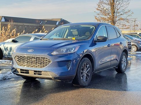 Certified 2022 Ford Escape SE w/ Cold Weather Package image 1