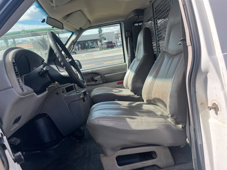 Used 2004 Chevrolet Astro RWD image 14