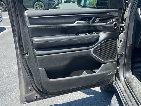 Used 2023 Jeep Wagoneer 4WD w/ Convenience Group I image 9